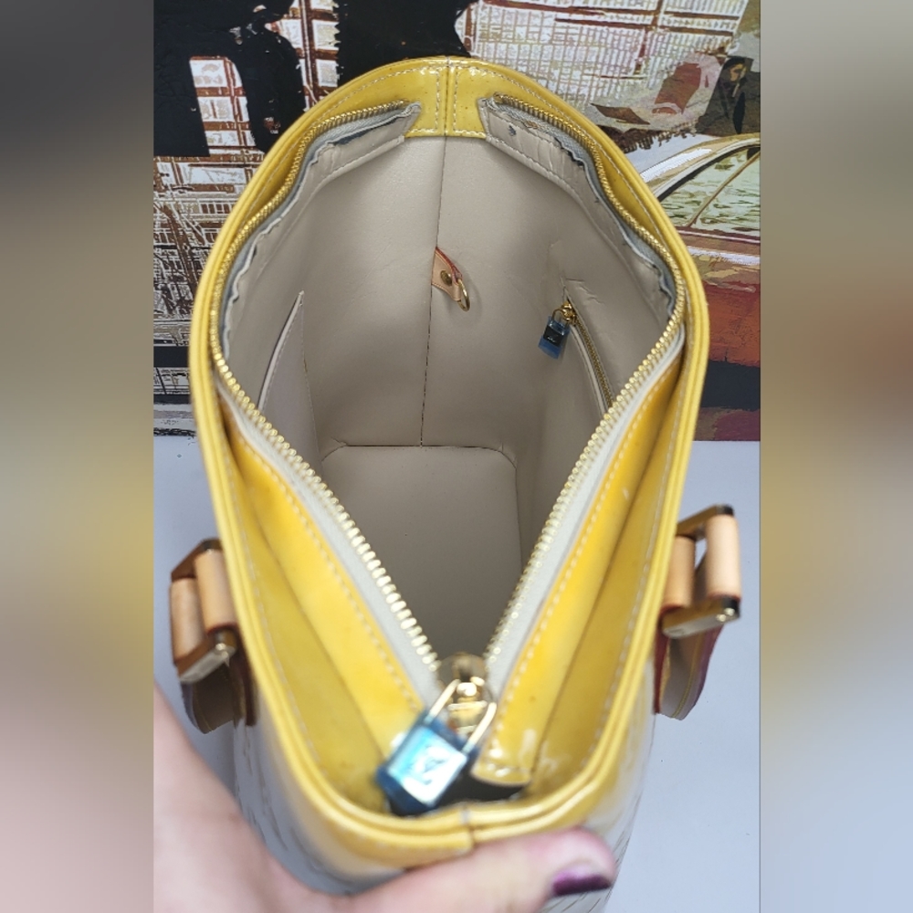 🔥SOLD🔥 LOUIS🌻VUITTON  Monogram Vernise Tote Bag - Picture 14 of 17